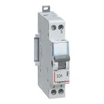 Legrand CX3 Переключатель 1PК 32A Legrand CX3 Переключатель 1PК 32A