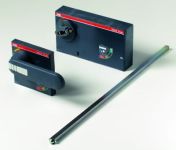 ABB Tmax Рукоятка поворотная на дверцу RHE_B T4-T5 F/P (только основание для стац. и втычн. выключателей)