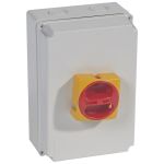 Legrand Выключатель дистанцион. 3П 40А в боксе IP65 Legrand Выключатель дистанцион. 3П 40А в боксе IP65